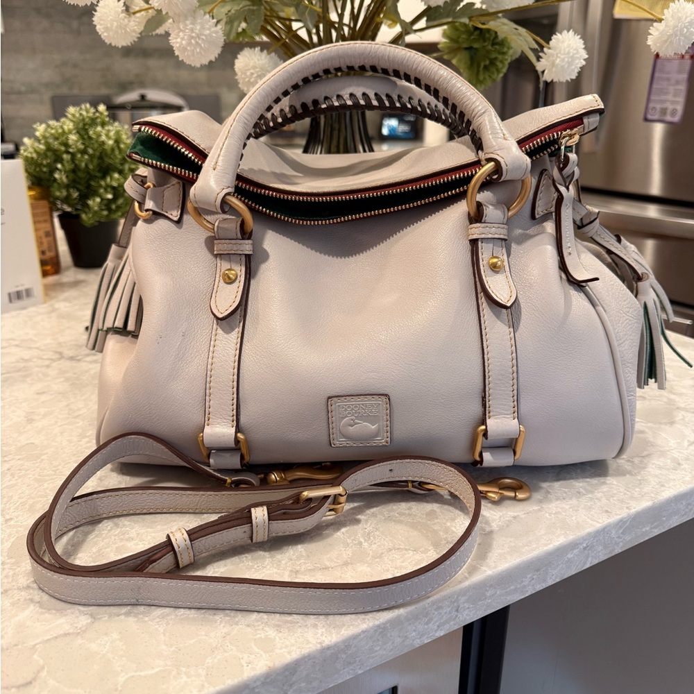 Dooney and BOURKE Florentine large ECRU satchel - Picture 2 of 13